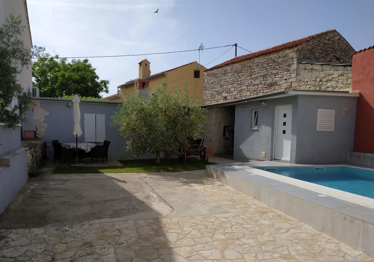 Holiday Home Peruški Esterno foto