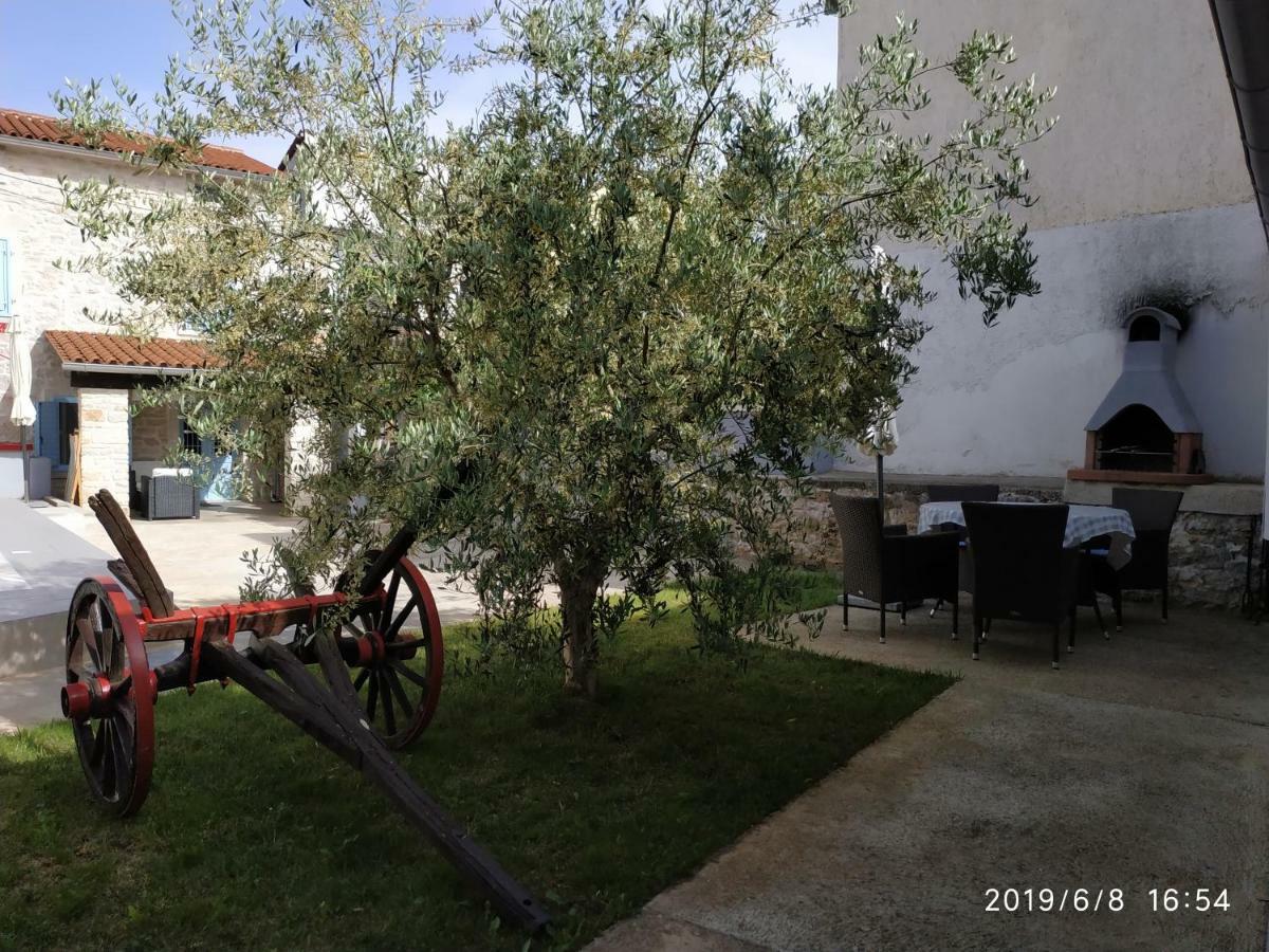 Holiday Home Peruški Esterno foto